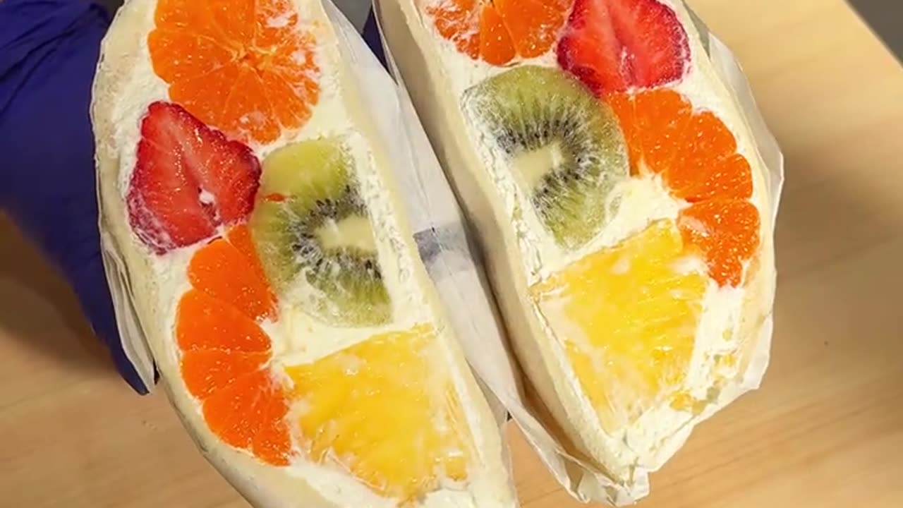 Fruit sandwich with plenty of fruits and cream 🍊🍓🥝