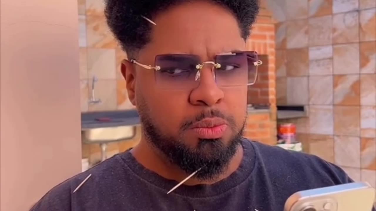 Big World small people 😂😂😂🤣🤣🎳🏏🏑