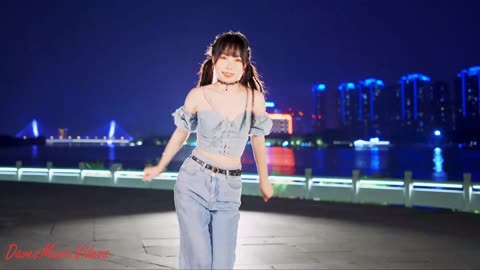 Blondie. (I'm Always Touched By Your) Presence, Dear