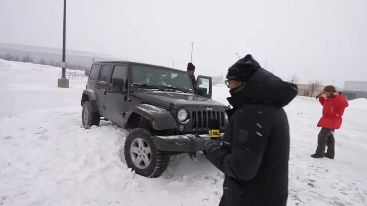 Don Lemon SAVES A Stuck Jeep