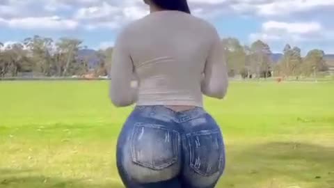 Big Booty Spreading, Clapping & Twerking w/ Sound.