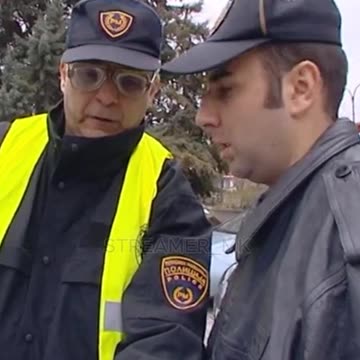 Кога колегата ти објаснува😂 #k15 #macedonia #smeski