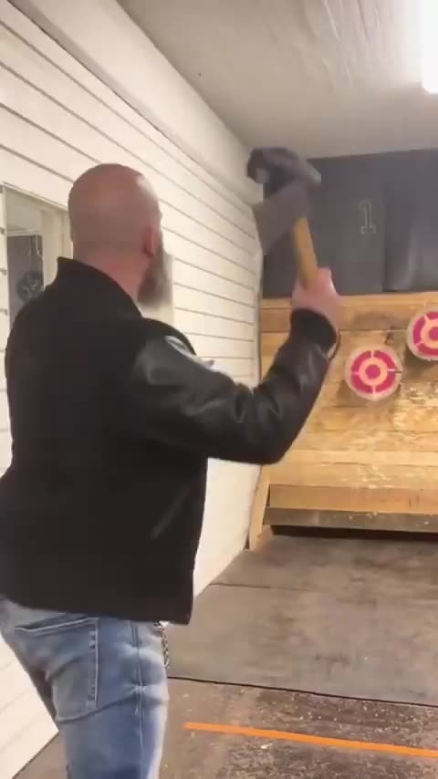 World Champion Axe Thrower Marcus Pehart in Freestyle Mode