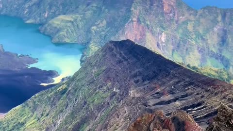 the beauty of Mount Rinjani from Indonesia