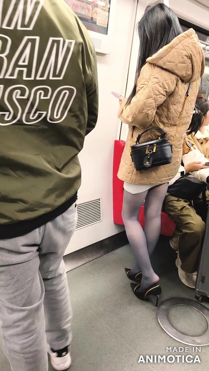 Dipping in crowded subway...Purple nylons + heels...Part 2