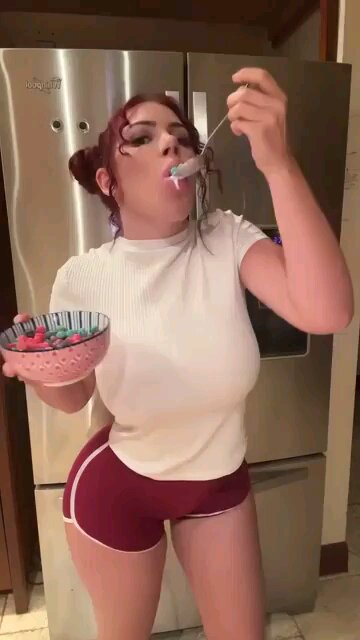 I KNOW WHAT IM HAVING FOR BREAKFAST 🥣