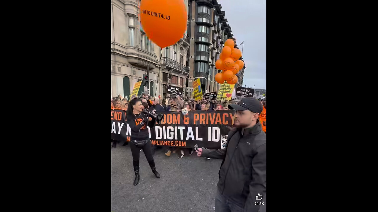 Massive Crowd Protests Against Digital Cards at 10 Downing Street!