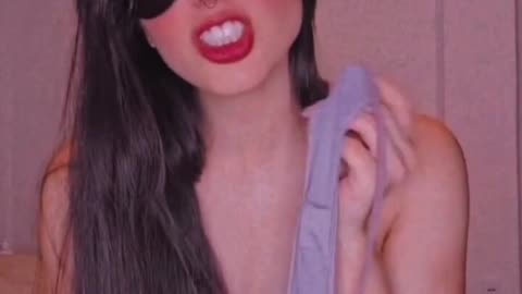 She’s teasing… are you watching? 👀💋