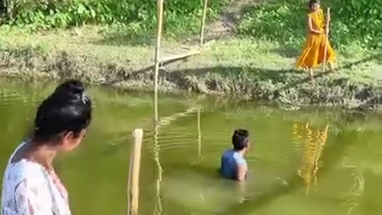 মেয়েদের যখন বিয়ের চুলকানি উঠে