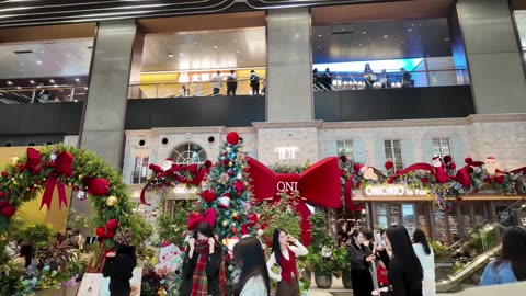 Christmas Walking Tour at Shenzhen's UpperHills Shopping Complex ☃️✨