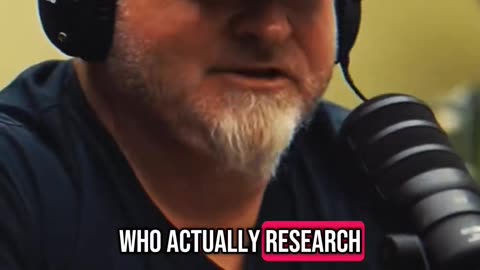 👽🛸 Luis Elizondo on Leaked Egg-Shaped UAP Images! | TheTruthAbove