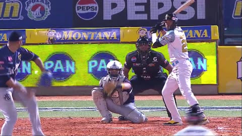 Edward Olivares dio el primero del año