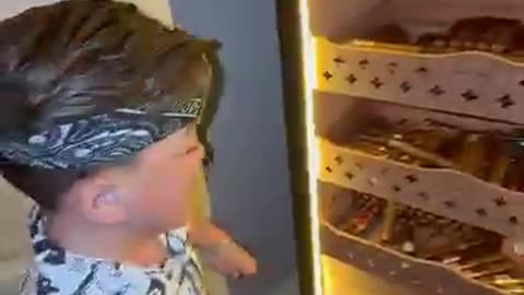 Funny Guy Video-7