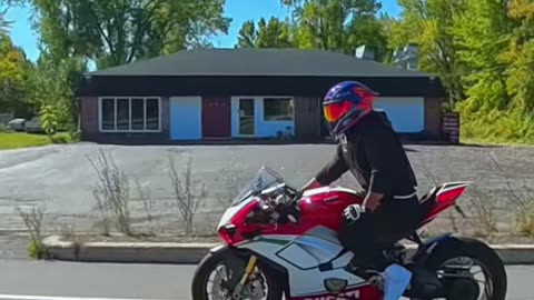 Just pure good vibes on two wheels