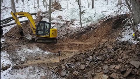 Man Claims FBI Stole Tons of Gold He Alerted Them to, Then They Lied About It