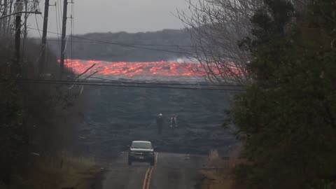 🔥🌊 Lava Creates Its Own Rapid River! You Won't Believe This! | FeedMyCuriosity