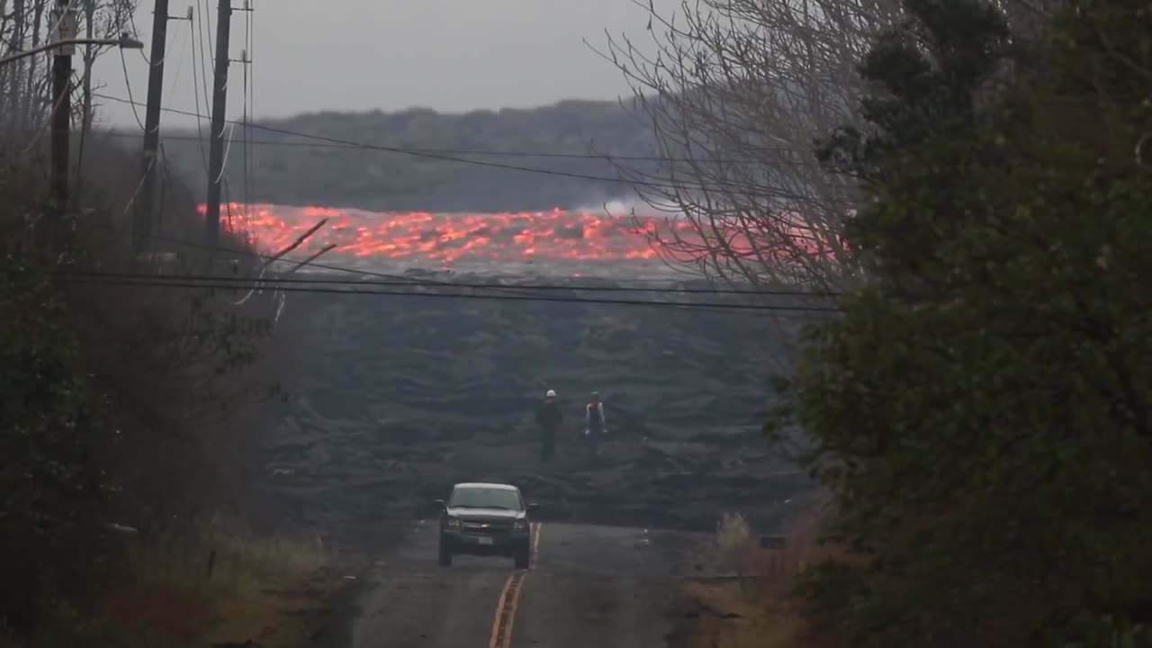 🔥🌊 Lava Creates Its Own Rapid River! You Won't Believe This! | FeedMyCuriosity