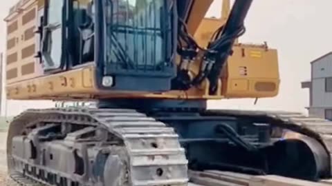 Epic Excavator Loads Up on Lowboy Trailer!