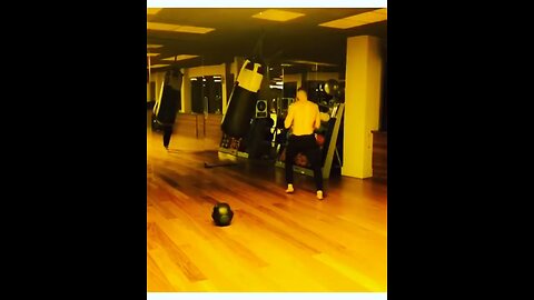 DEFY GRAVITY! 🔥 Backflips & Power Moves on the Boxing Bag Full Body Beast Mode!