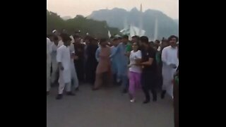 Hundreds of Muslim men harrass, threaten, & shame women for not wearing hijab in Pakistan