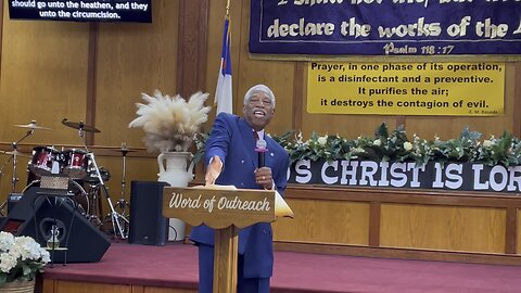 Connectivity Determines Longevity