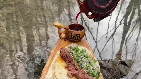 Közde Kebap, Taşta Lavaş ve Şalgam. Kebab, Lavash and Turnip juice