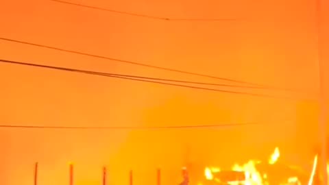 SCENES OF WILDFIRES IN RUSTIC CANYON, CALIFORNIA!!