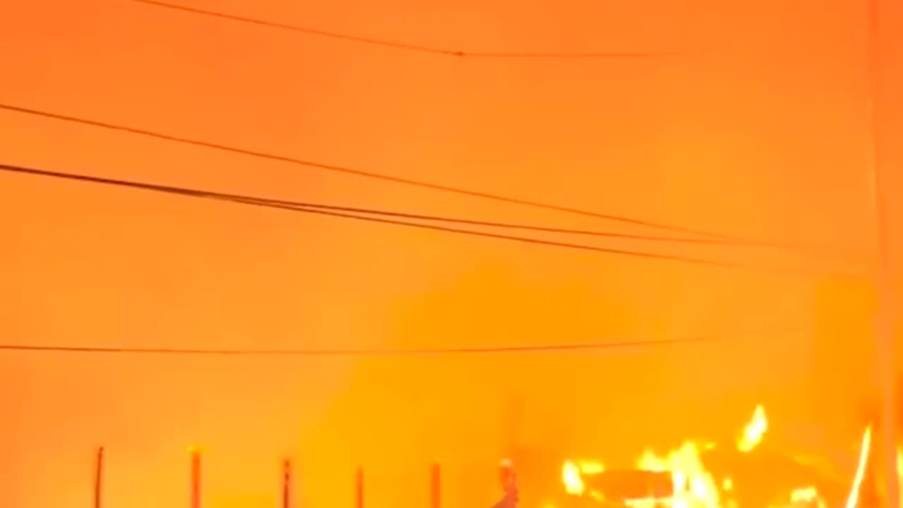 SCENES OF WILDFIRES IN RUSTIC CANYON, CALIFORNIA!!