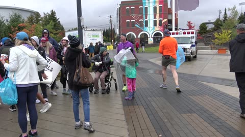 10.12.25 Daddy runs the Marathon.2