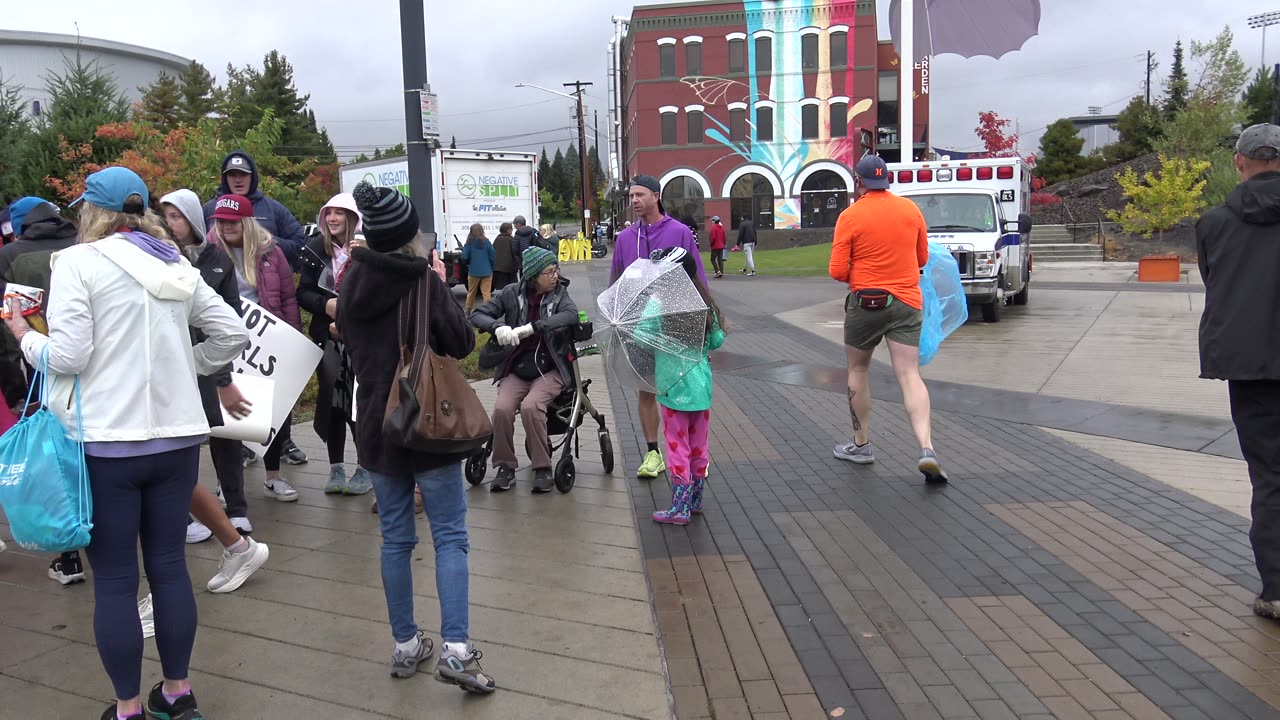 10.12.25 Daddy runs the Marathon.2