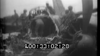 MARINES INVADE CAPE GLOUCESTER, NEW ... - MARINES INVADE CAPE GLOUCESTER, NEW BRITAIN - 428-npc-4944