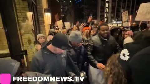 🚨 WTF?! Leftists rioters began SPITTING on hotel security in Minneapolis
