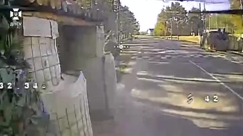 Russian Checkpoint Comes Under Attack by Ukrainian Drones