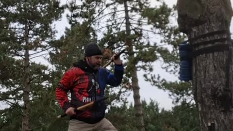 « Analyse terminée : les limites sont dépassées. Il ne reste qu’une option… avancer, comme Stark. »