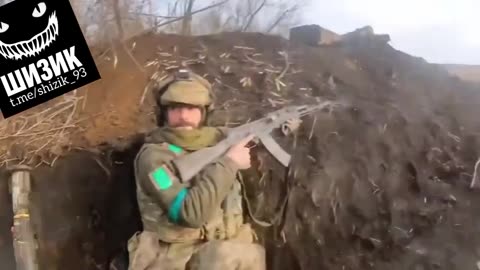 Intense footage of Ukrainian soldiers storming Russian trenches