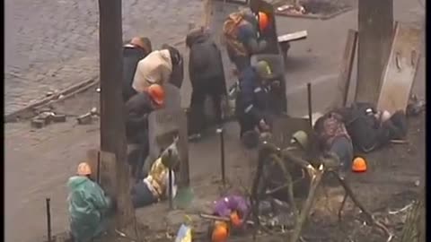 Shooting to people in Kiev Стральба па пратэстоўцах у Кіеве. (20.02.2014, APTN)