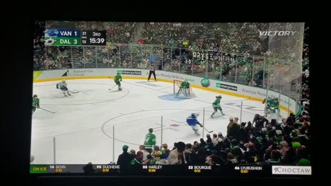 VAN vs DAL - Stars Lead 3-2