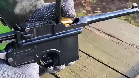 毛瑟C96 (9mm) #国外合法拍摄国内请勿模仿 #武器科普 #实弹射击 #男人减速带 #靶场射击