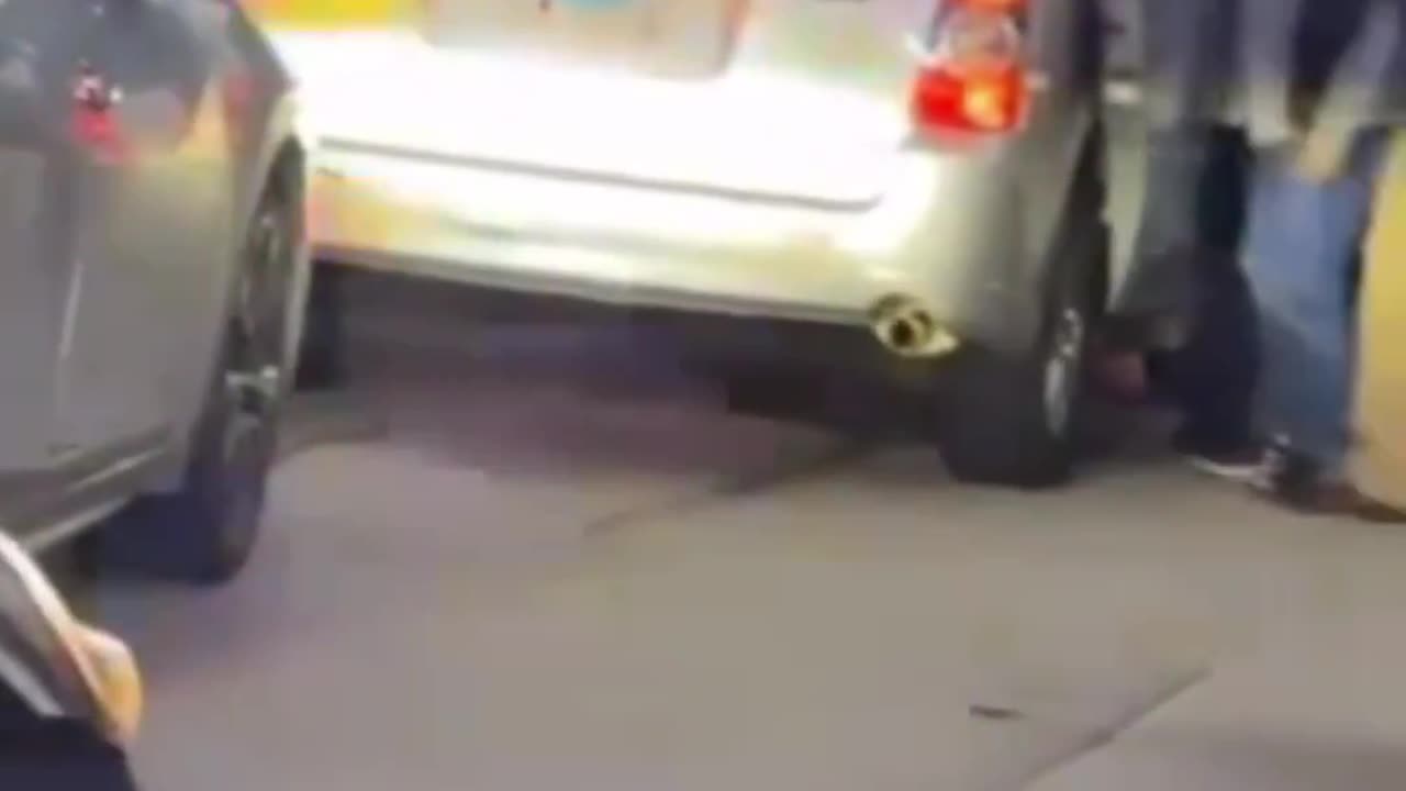 DHS agents detained at least Juan plus Juan this morning in Bensenville.