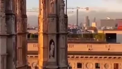 Milan Cathedral, how did people build something like this without any electronic tools or machines？