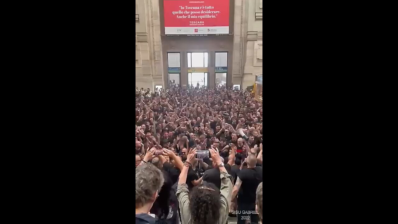 AC Milan fans going to Sassuolo (Curva Sud Milano Serie A Scudetto party)