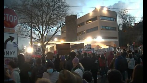 LIVE: Protesters march from City Hall to Portland ICE building