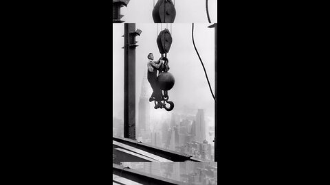 The Fearless Builder Who Hung Above New York City — Empire State Building, 1930 🏗️🌆