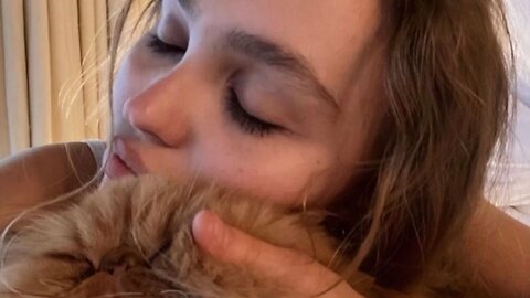 ˚୨୧⋆｡˚ ⋆ lily rose depp look-alike 🍒 🐰