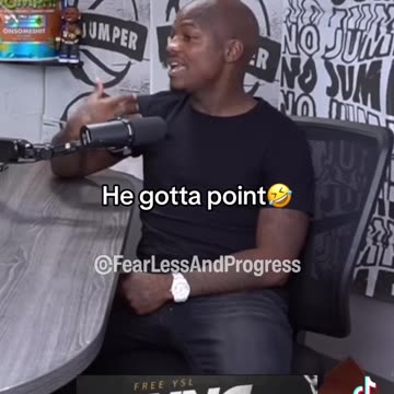 This guy is comedy😭