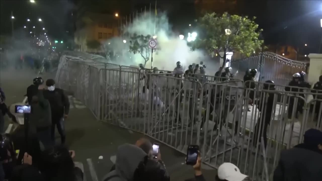 Gen Z Fury Erupts in Lima: Clashes Break Out as Protesters Rally Against Pension Reforms