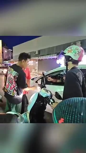 Thailand_ jewish tourists think they are still in Tel Aviv