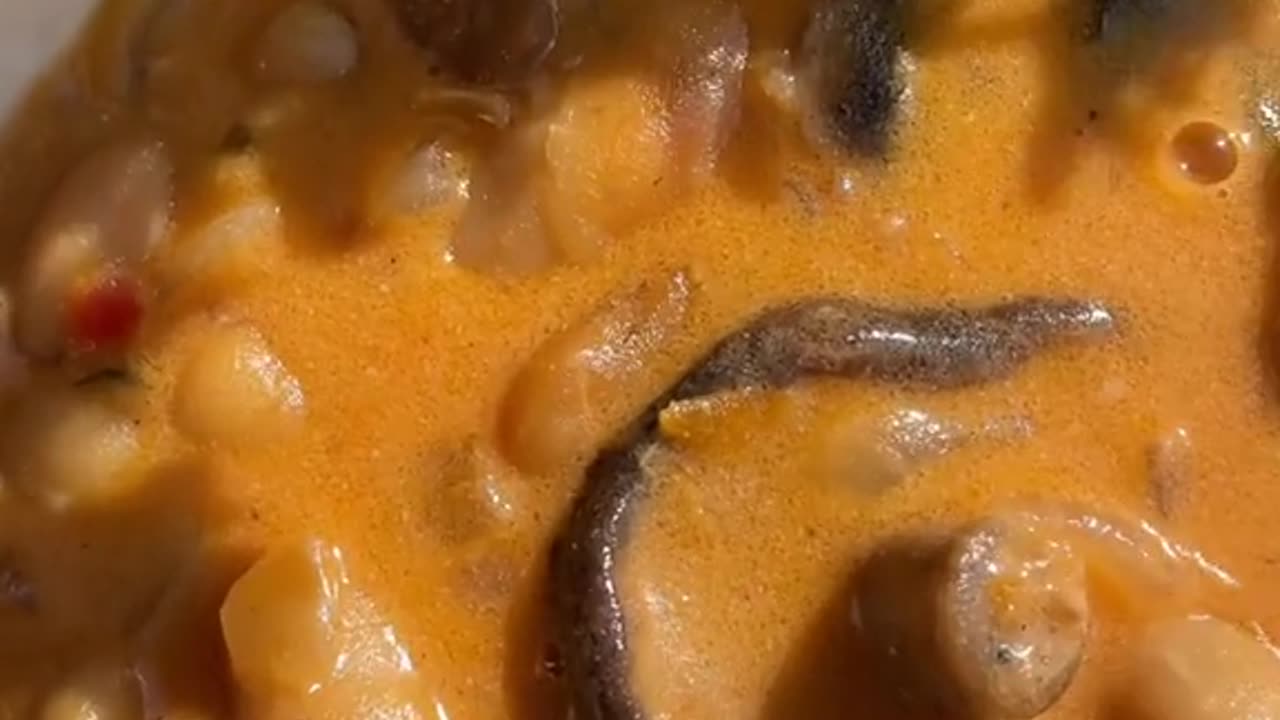 Beans with mushrooms