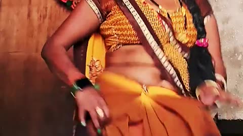 Babu daldal Bahe Mein aada se Jaiba