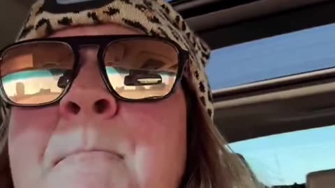 Women Has Complete MELTDOWN Over ICE